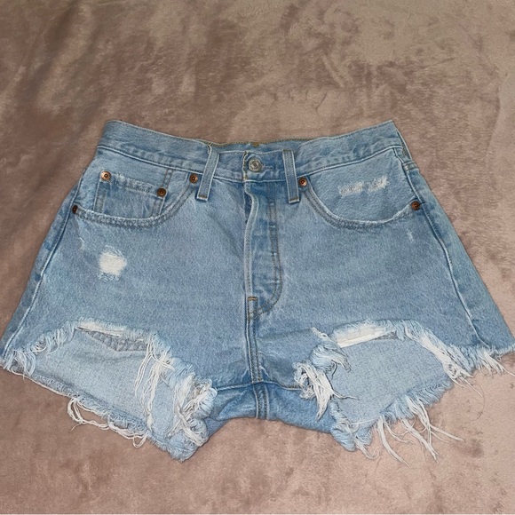 Levi's Pants - Levi’s 501 ripped short W27